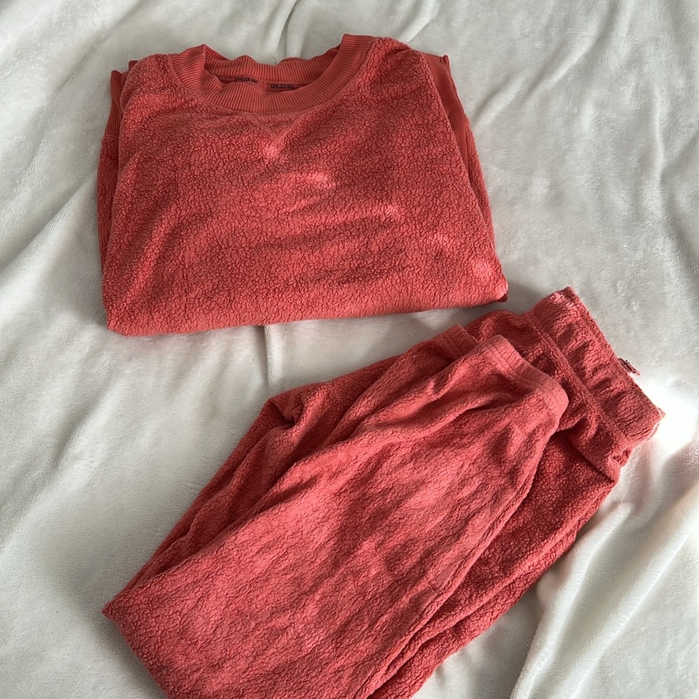 aerie chilled out matching lounge set